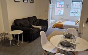 Hereford City - Victory Apartment - Modern Studio In Vibrant Popular Area Of Hereford - Hosted By Rentmyhouse